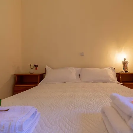 Dina In Apartmán Kalamítsi