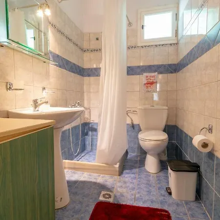 Dina In Apartmán Kalamítsi